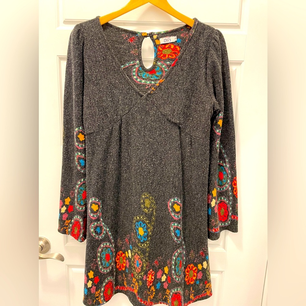 Floral Hippie Dress long sleeve, V-neck, with lined bodice